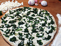 Foto: Flammkuchen mit Spinat und Schafskäse